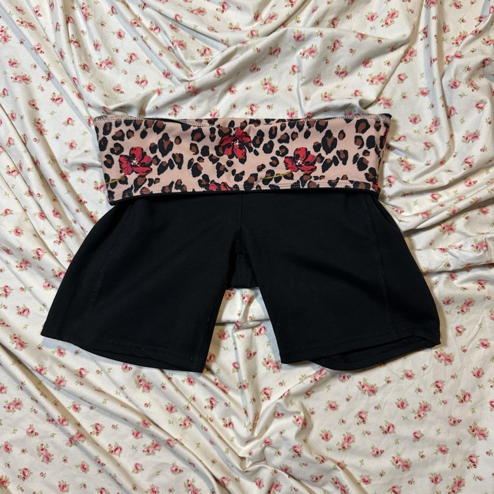 WILDFOX Leopard Print Black Women's Shorts Size M